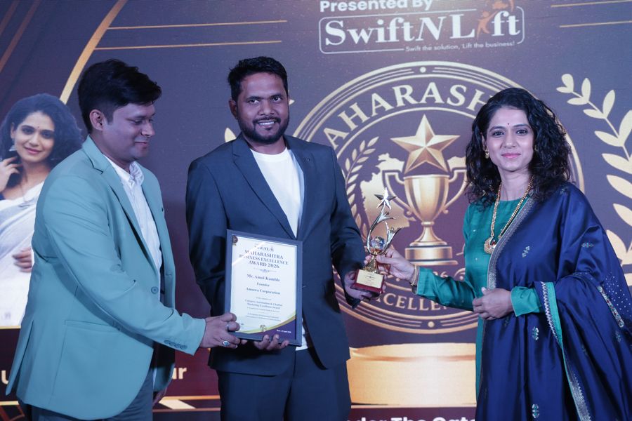 Mr. Amol Kamble receiving the Maharashtra Business Excellence Award 2026