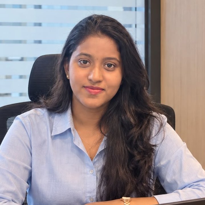 Manasi Chaulkar, Accountant