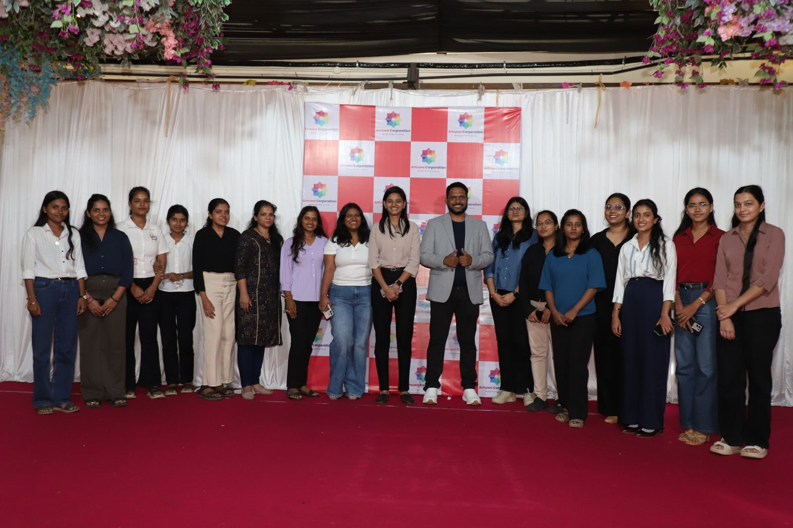 Amuwa Corporation team moment 1