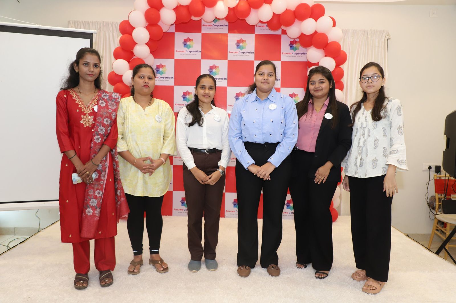 Amuwa Corporation team moment 2