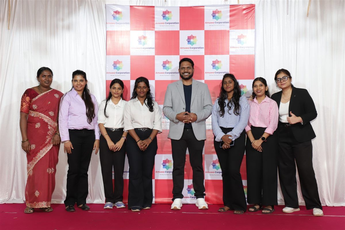 Amuwa Corporation team moment 9