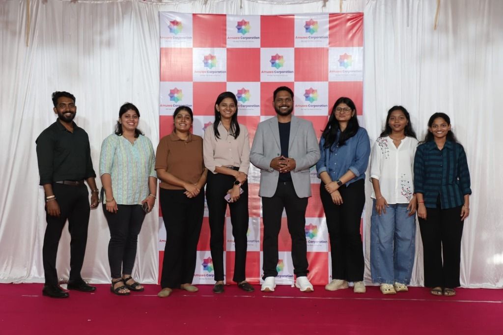 Amuwa Corporation team moment 10